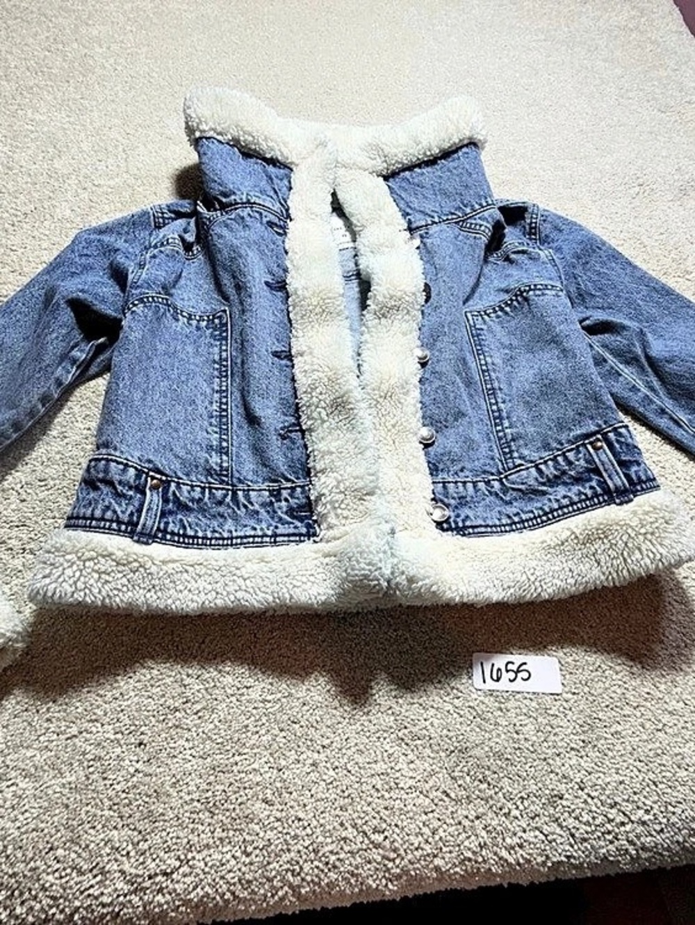 Celebrity Pink Blue Jean Jacket Women’s Sz xsmall with Furry Collar
